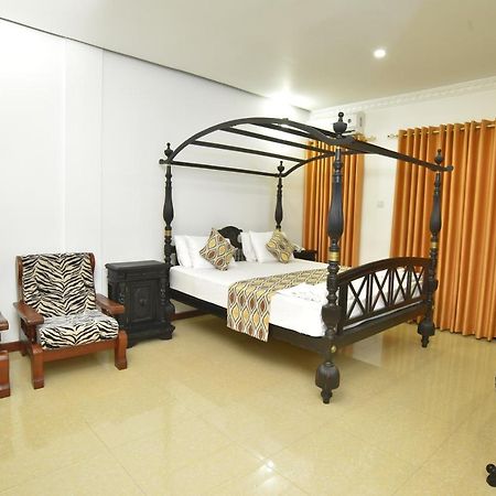 Hotel Queensbury Malabe Kaduwela Luaran gambar