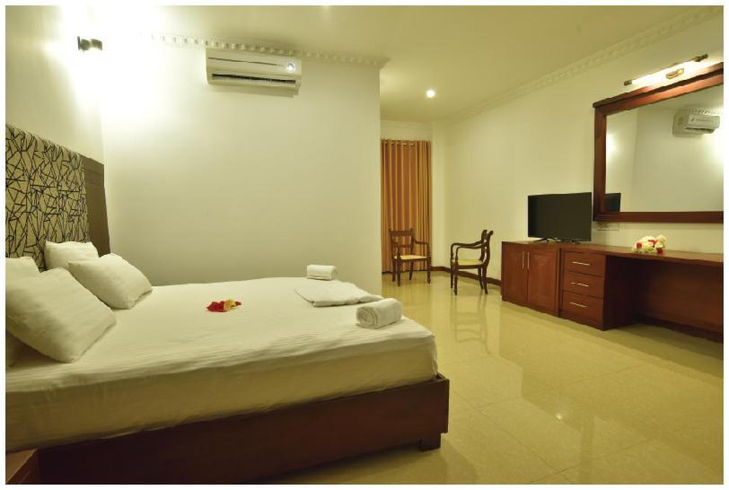 Hotel Queensbury Malabe Kaduwela Luaran gambar
