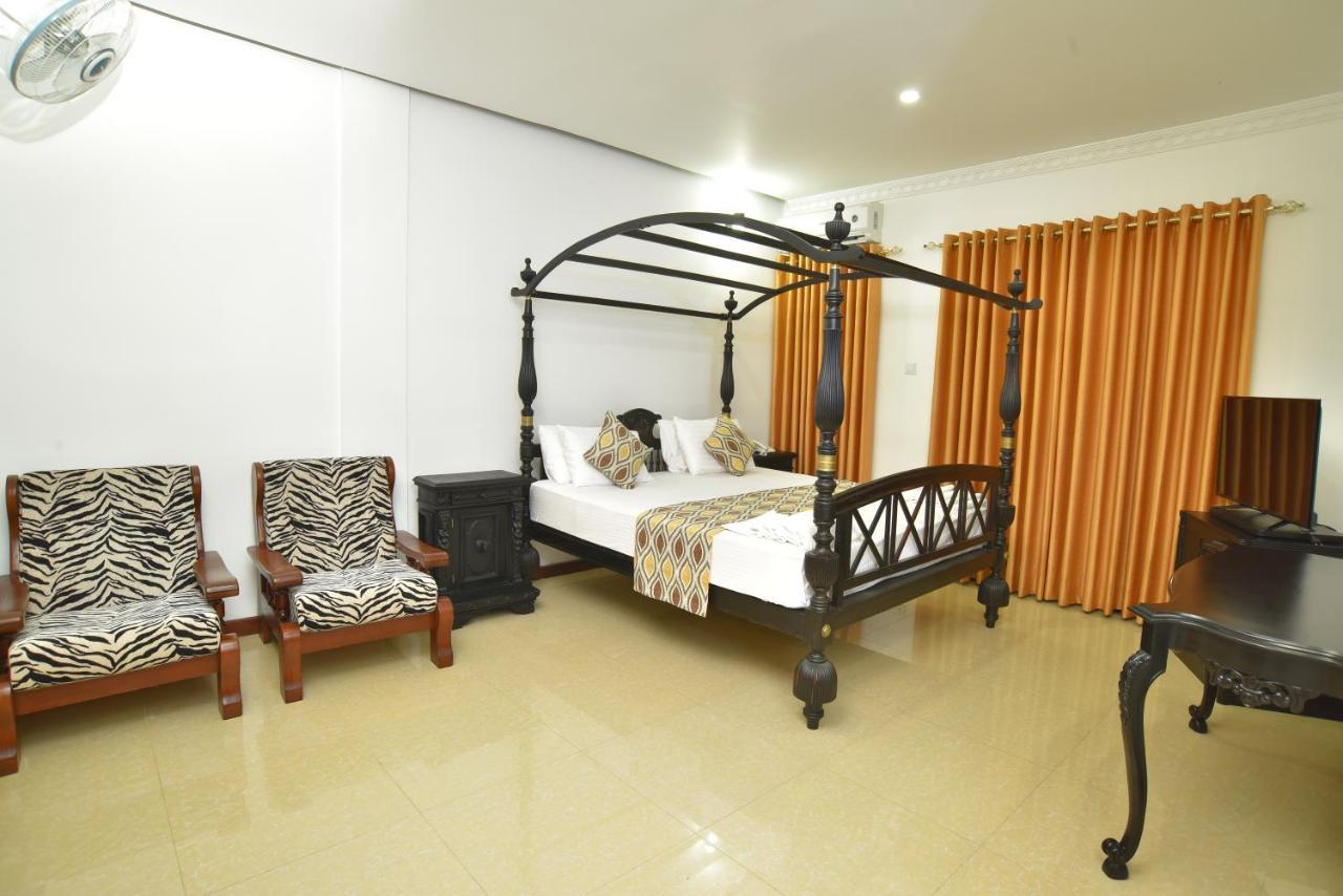 Hotel Queensbury Malabe Kaduwela Luaran gambar